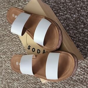 Soda whisper white wedge sandal sz9